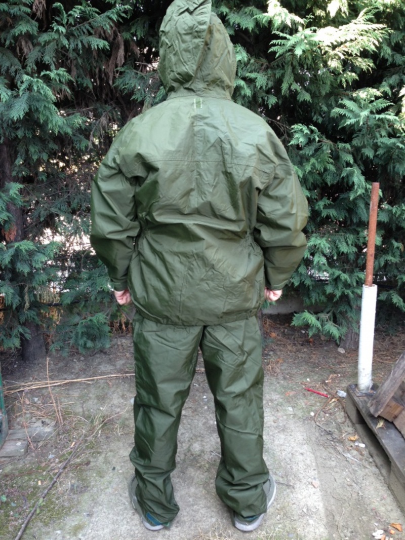 Completo antipioggia inglese verde militare