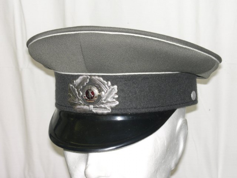 Cappello da ufficiale DDR