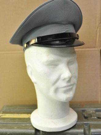 Cappello militare a tesa grigio