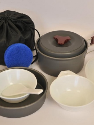 Set 9 pezzi stoviglie camping