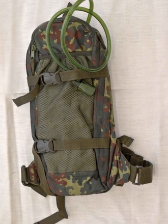 Kamel back flecktarn