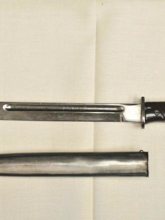 Coltello WWII tedesco con astuccio