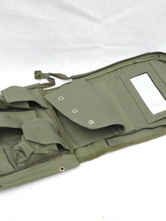 Trousse da bagno verde militare