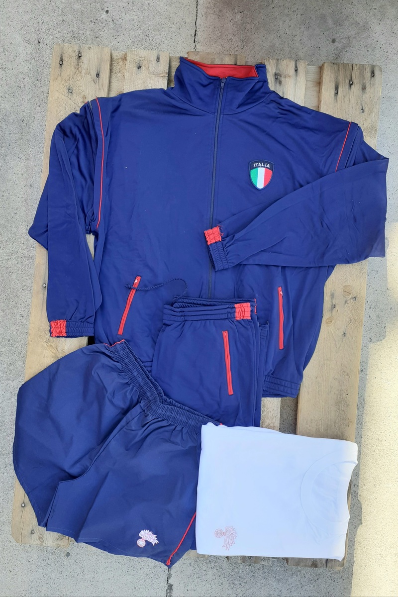 OFFERTA TUTA GINNICA EX CC2002 + PANTALONCINO + OMAGGIO