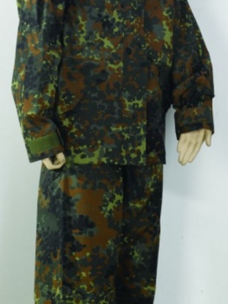 Completo mimetico tedesco Gore 3 strati usato