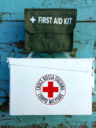 KIT PRIMO SOCCORSO + CASSETTA PORTA MUNIZIONI