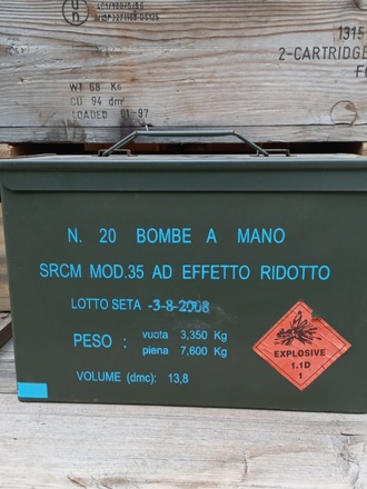 CASSETTA STAGNA PORTA BOMBE