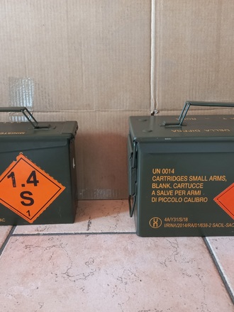 OFFERTA 2 CASSETTE PORTA MUNIZIONI A SALVE 