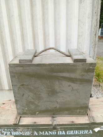 CASSETTE PORTA BOMBE IN LEGNO 