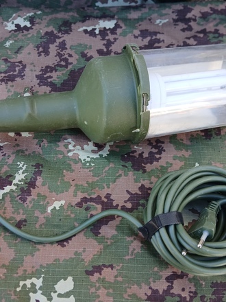 LAMPADA MILITARE  DA MECCANICO 