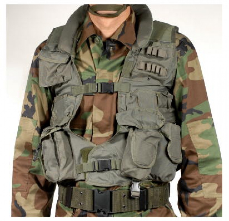 Tactical vest con inserti camoscio verde