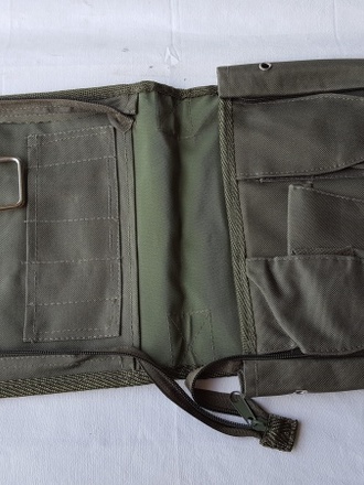 Trousse da bagno verde militare