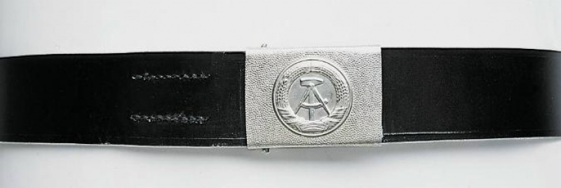 Cinturone in cuoio DDR usato