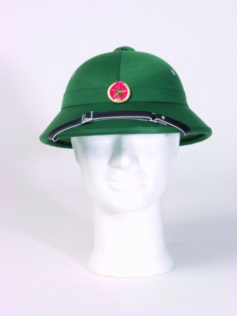 Casco Viet Cong sughero